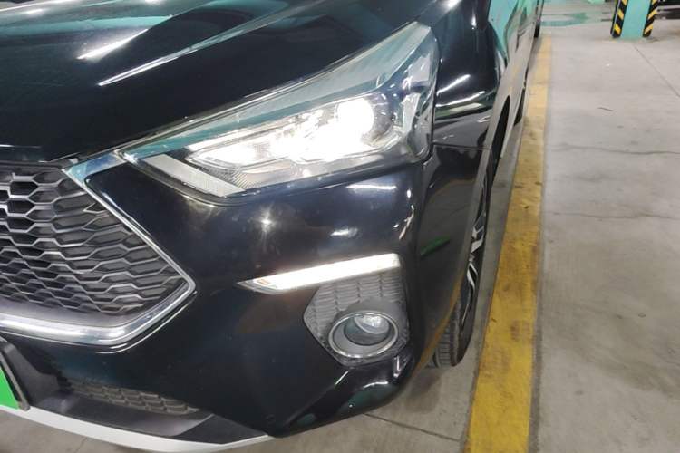 Used Haval H6 Coupe 2018 Red-Label 1.5T Automatic Two-Wheel Drive Ultra-Luxury Model Left Front Headlight
