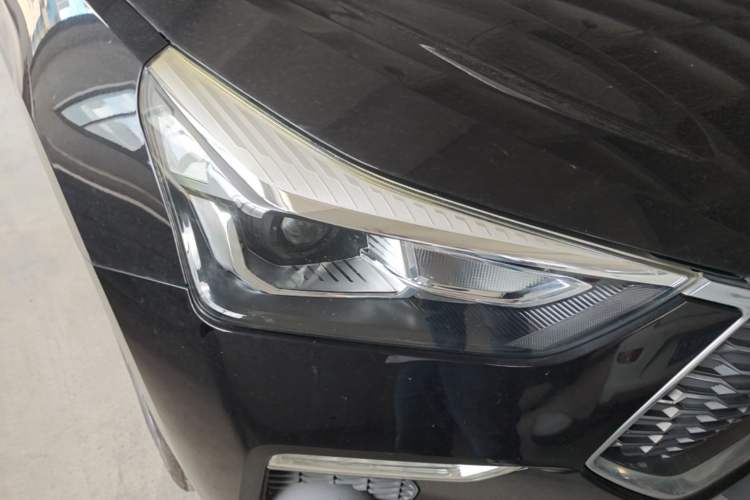 Used Haval H6 Coupe 2018 Red-Label 1.5T Automatic Two-Wheel Drive Ultra-Luxury Model Right Front Headlight