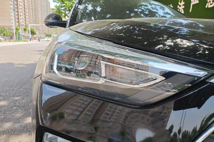 Used Haval H6 Coupe 2018 Red-Label 1.5T Automatic Two-Wheel Drive Luxury Model Right Front Headlight