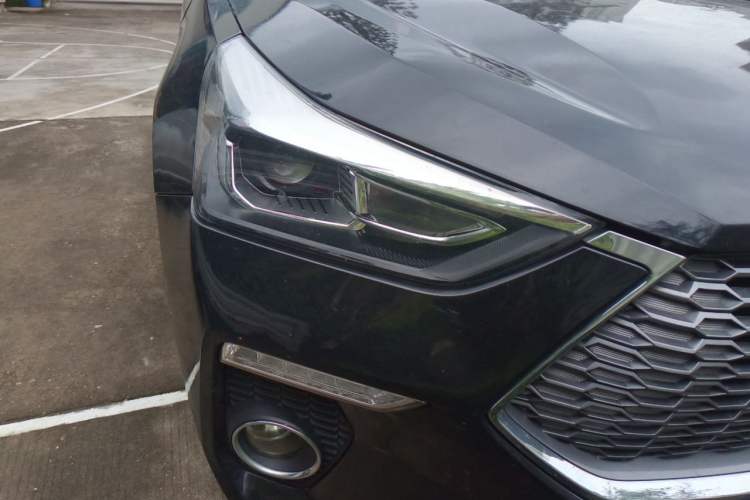 Used Haval H6 Coupe 2018 Red-Label 1.5T Automatic Two-Wheel Drive Ultra-Luxury Model Right Front Headlight