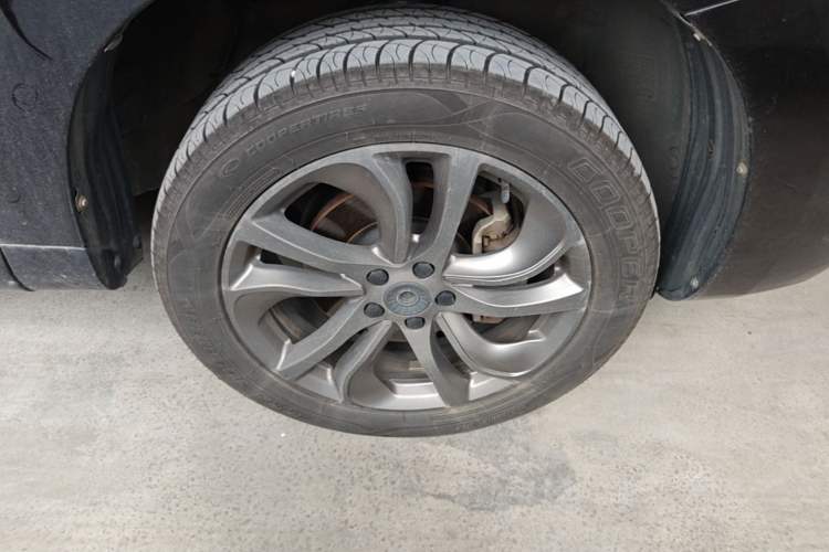 Used Haval H6 Coupe 2018 Red-Label 1.5T Automatic Two-Wheel Drive Ultra-Luxury Model Right Front Wheel Hub