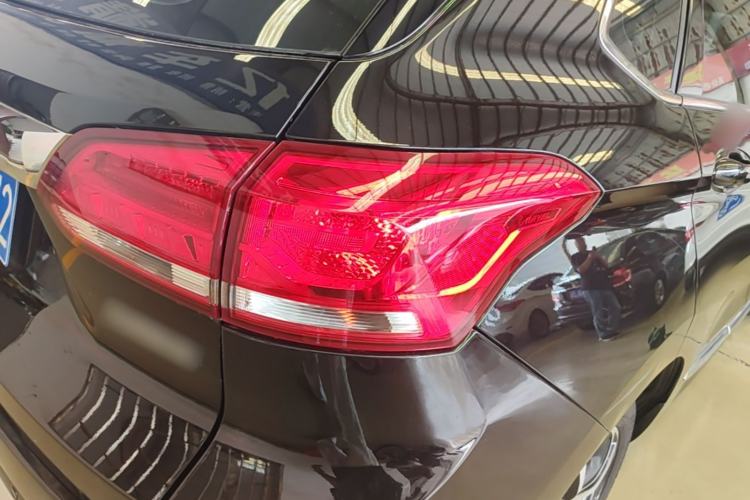 Used Haval H6 Coupe 2018 Red-Label 1.5T Automatic Two-Wheel Drive Ultra-Luxury Model Right Rear Taillight