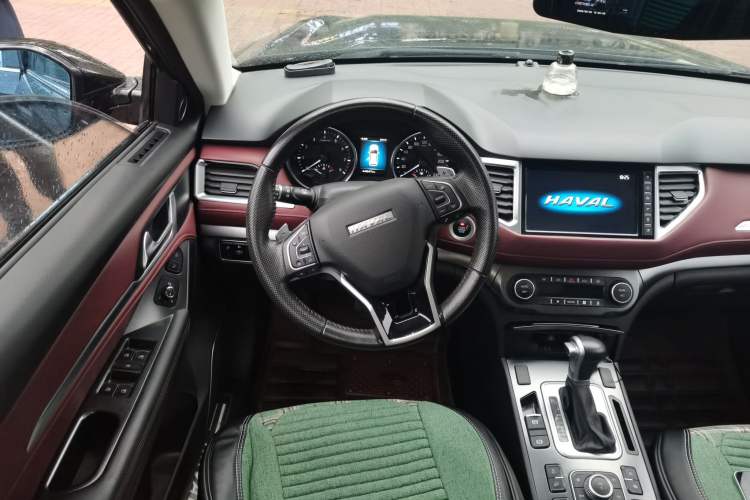 Used Haval H6 Coupe 2018 Red-Label 1.5T Automatic Two-Wheel Drive Ultra-Luxury Model Steering Wheel