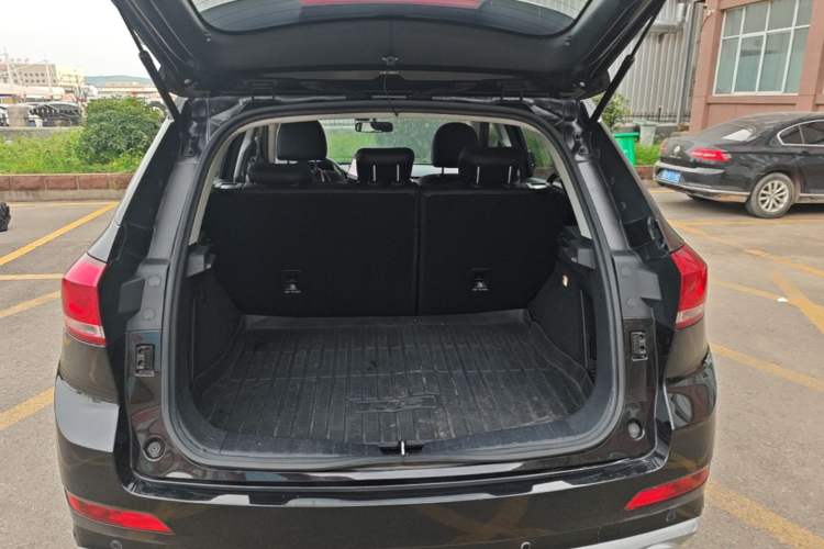 Used Haval H6 Coupe 2018 Red-Label 1.5T Automatic Two-Wheel Drive Ultra-Luxury Model Trunk