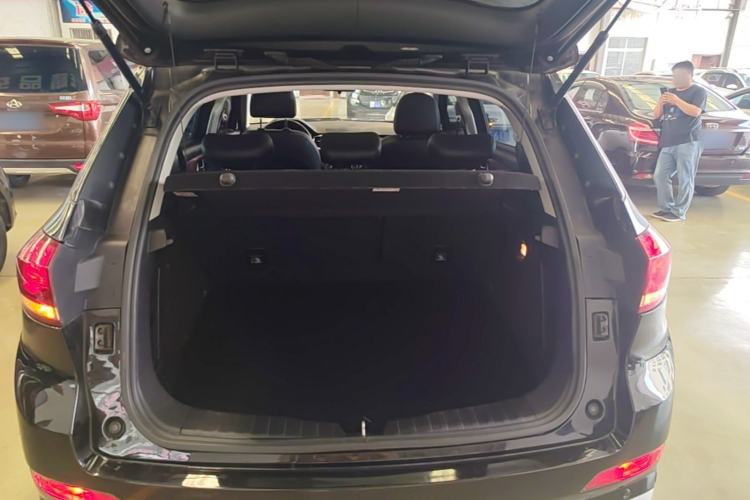 Used Haval H6 Coupe 2018 Red-Label 1.5T Automatic Two-Wheel Drive Ultra-Luxury Model Trunk
