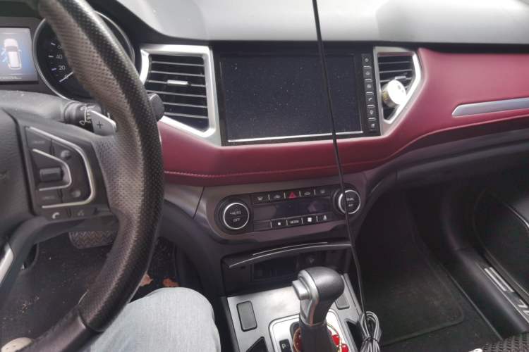 Used Haval H6 Coupe 2018 Red-Label 1.5T Automatic Two-Wheel Drive Ultra-Luxury Model Audio And AC Panel