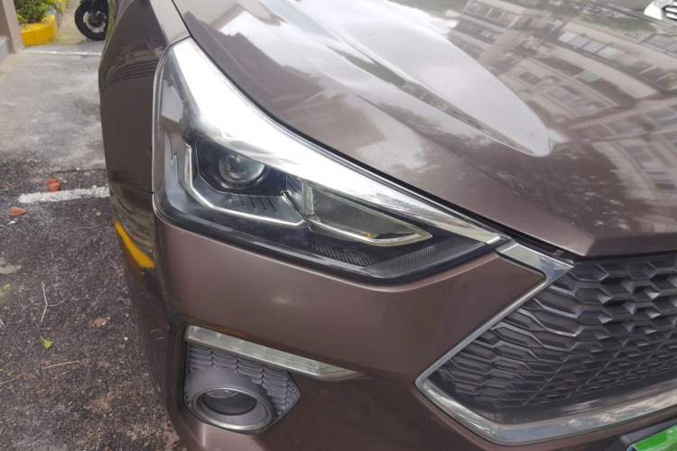 Used Haval H6 Coupe 2018 Red-Label 1.5T Automatic Two-Wheel Drive Ultra-Luxury Model Right Front Headlight
