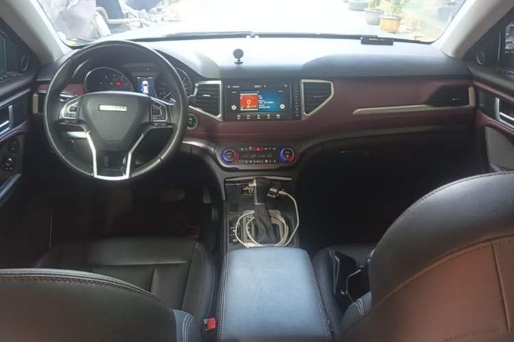 Used Haval H6 Coupe 2018 Red-Label 1.5T Automatic Two-Wheel Drive Ultra-Luxury Model Center Console