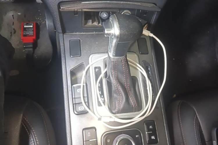 Used Haval H6 Coupe 2018 Red-Label 1.5T Automatic Two-Wheel Drive Ultra-Luxury Model Gear Lever