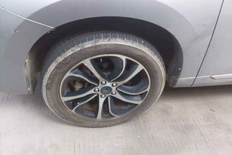 Used Haval H6 Coupe 2018 Red-Label 1.5T Automatic Two-Wheel Drive Ultra-Luxury Model Left Front Wheel Hub