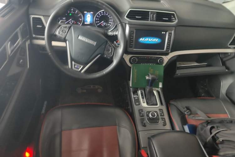 Used Haval H6 Coupe 2018 Blue Label 1.5T Automatic Two-Wheel Drive Ultra-Luxury Model Center Console