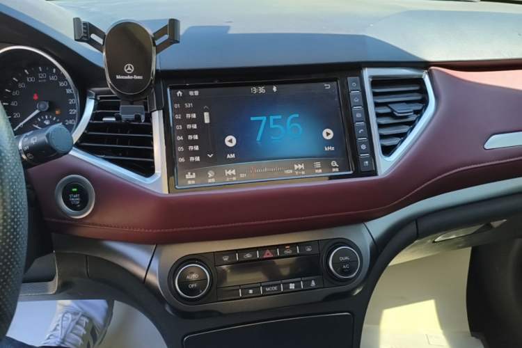 Used Haval H6 Coupe 2018 Red-Label 1.5T Automatic Two-Wheel Drive Luxury Model Audio And AC Panel