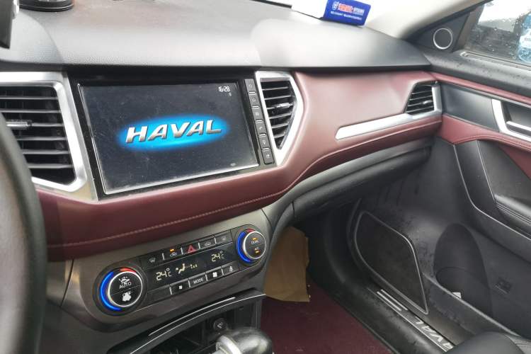 Used Haval H6 Coupe 2018 Red-Label 1.5T Automatic Two-Wheel Drive Ultra-Luxury Model Audio And AC Panel