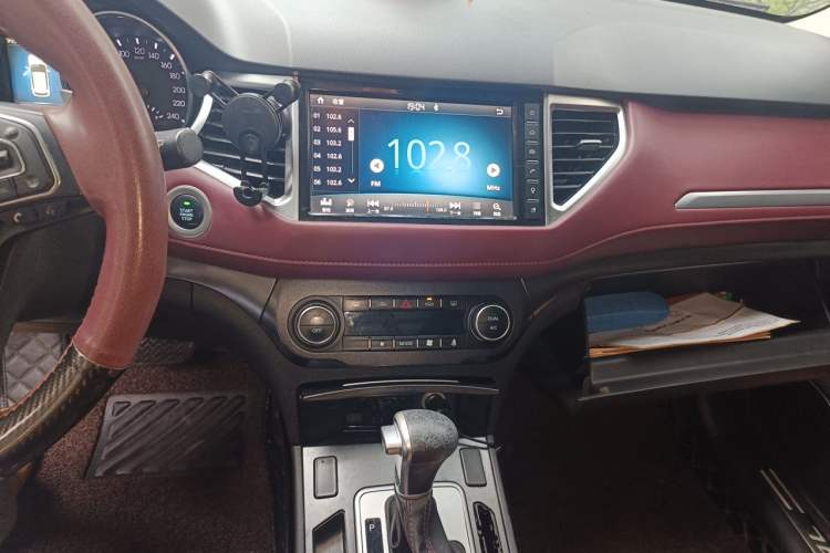 Used Haval H6 Coupe 2018 Red-Label 1.5T Automatic Two-Wheel Drive Ultra-Luxury Model Audio And AC Panel