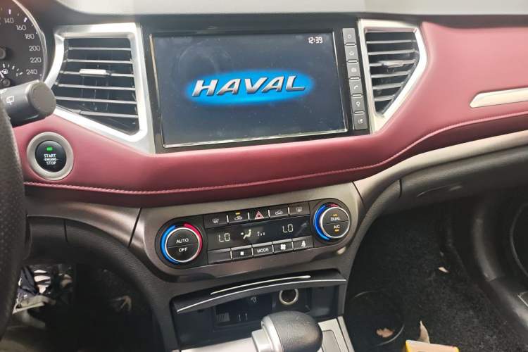 Used Haval H6 Coupe 2018 Red-Label 1.5T Automatic Two-Wheel Drive Ultra-Luxury Model Audio And AC Panel
