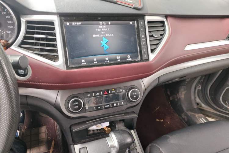 Used Haval H6 Coupe 2018 Red-Label 1.5T Automatic Two-Wheel Drive Ultra-Luxury Model Audio And AC Panel