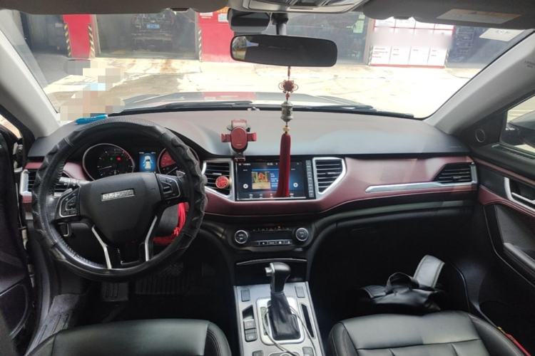 Used Haval H6 Coupe 2018 Red-Label 1.5T Automatic Two-Wheel Drive Ultra-Luxury Model Center Console