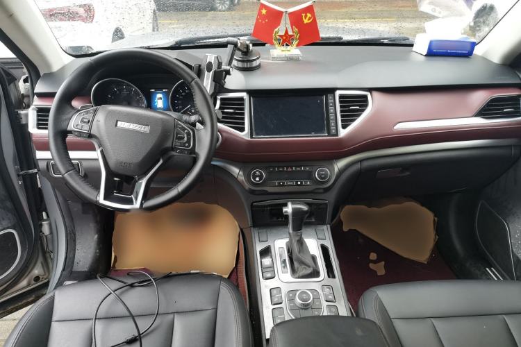 Used Haval H6 Coupe 2018 Red-Label 1.5T Automatic Two-Wheel Drive Ultra-Luxury Model Center Console