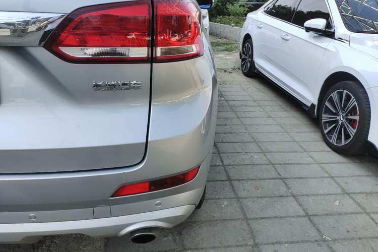 Used Haval H6 Coupe 2018 Red-Label 1.5T Automatic Two-Wheel Drive Luxury Model Exterior 3