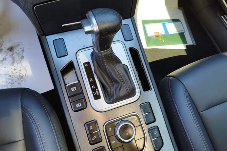 Used Haval H6 Coupe 2018 Red-Label 1.5T Automatic Two-Wheel Drive Luxury Model Gear Lever