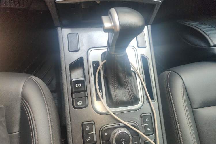 Used Haval H6 Coupe 2018 Red-Label 1.5T Automatic Two-Wheel Drive Ultra-Luxury Model Gear Lever