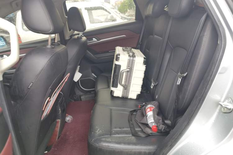 Used Haval H6 Coupe 2018 Red-Label 1.5T Automatic Two-Wheel Drive Ultra-Luxury Model Left Rear Seat