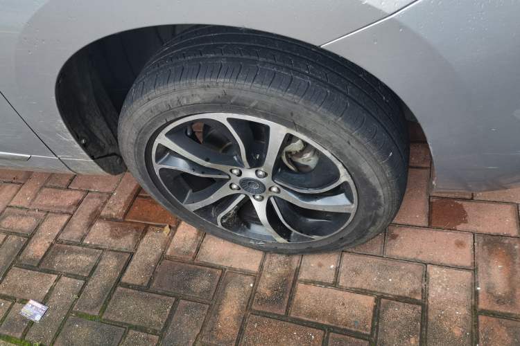 Used Haval H6 Coupe 2018 Red-Label 1.5T Automatic Two-Wheel Drive Ultra-Luxury Model Right Front Wheel Hub