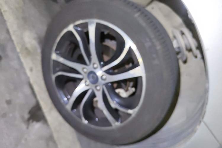 Used Haval H6 Coupe 2018 Red-Label 1.5T Automatic Two-Wheel Drive Ultra-Luxury Model Right Front Wheel Hub