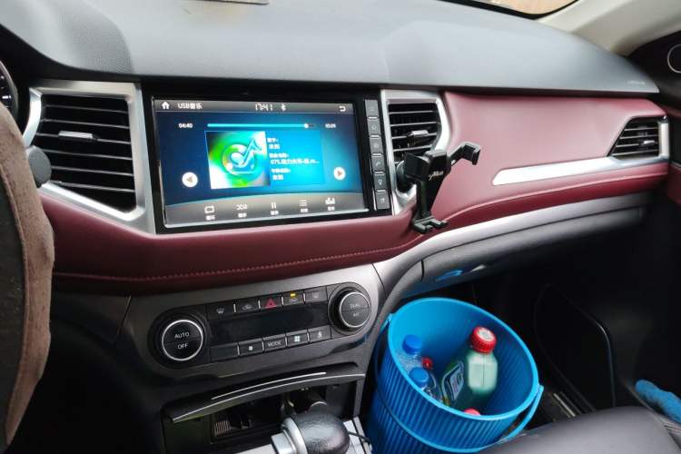 Used Haval H6 Coupe 2018 Red-Label 1.5T Automatic Two-Wheel Drive Ultra-Luxury Model Audio And AC Panel