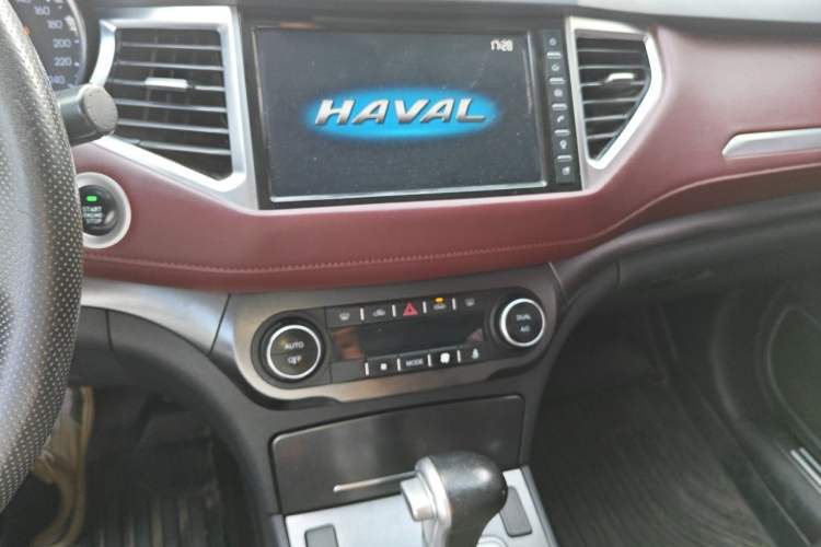 Used Haval H6 Coupe 2018 Red-Label 1.5T Automatic Two-Wheel Drive Ultra-Luxury Model Audio And AC Panel