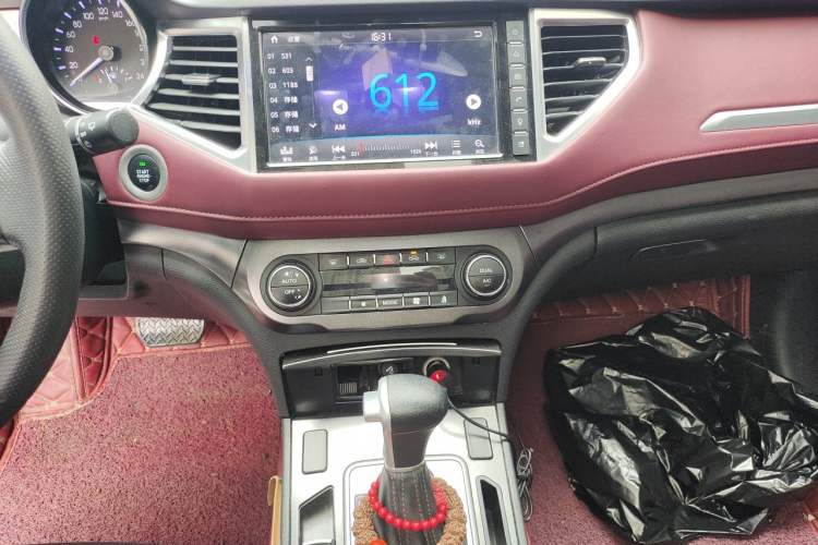 Used Haval H6 Coupe 2018 Red-Label 1.5T Automatic Two-Wheel Drive Ultra-Luxury Model Audio And AC Panel