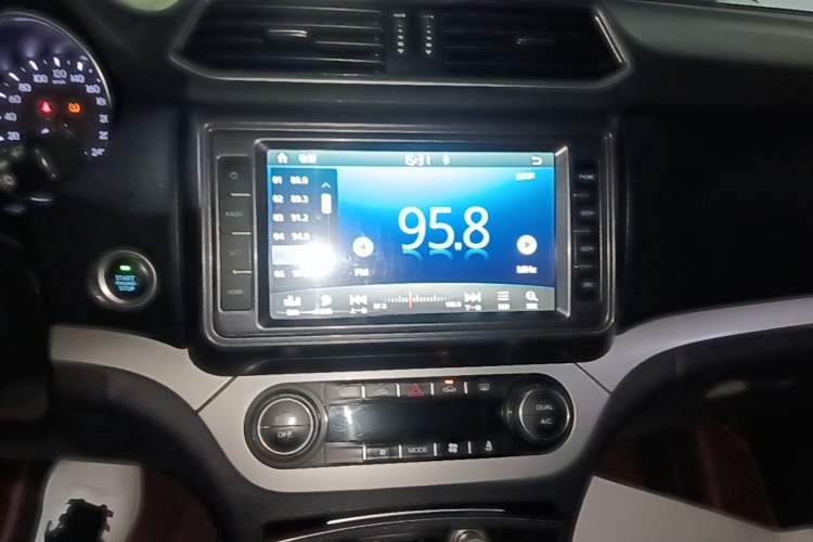 Used Haval H6 Coupe 2018 Blue Label 1.5T Automatic Two-Wheel Drive Luxury Model Audio And AC Panel