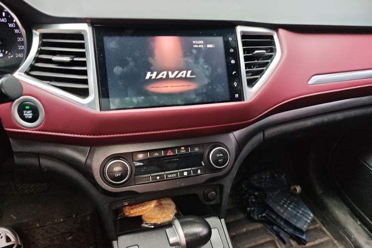 Used Haval H6 Coupe 2018 Red-Label 1.5T Automatic Two-Wheel Drive Ultra-Luxury Model Audio And AC Panel