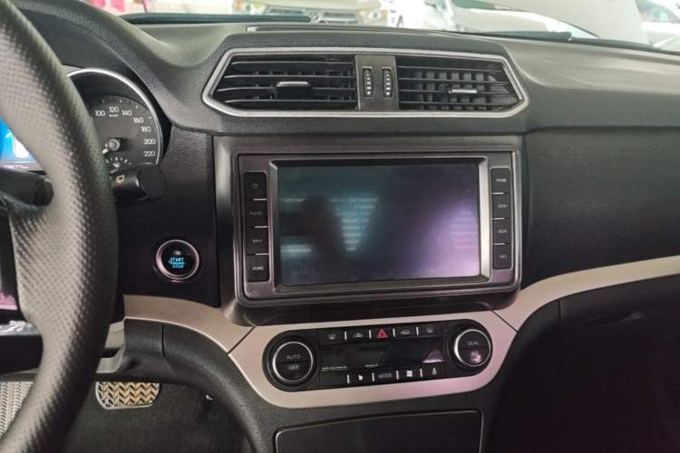 Used Haval H6 Coupe 2018 Blue Label 1.5T Automatic Two-Wheel Drive Ultra-Luxury Model Audio And AC Panel