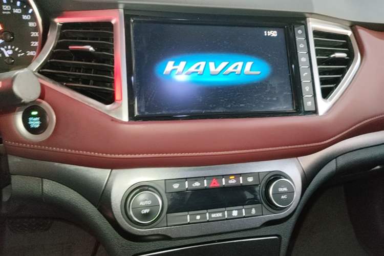Used Haval H6 Coupe 2018 Red-Label 1.5T Automatic Two-Wheel Drive Ultra-Luxury Model Audio And AC Panel