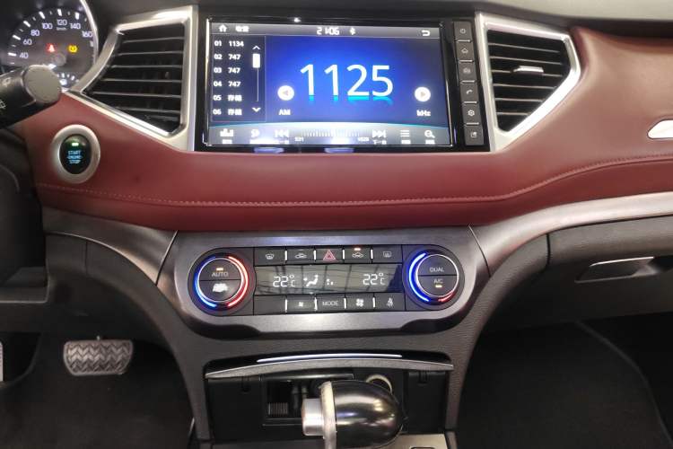 Used Haval H6 Coupe 2018 Red-Label 1.5T Automatic Two-Wheel Drive Luxury Model Audio And AC Panel