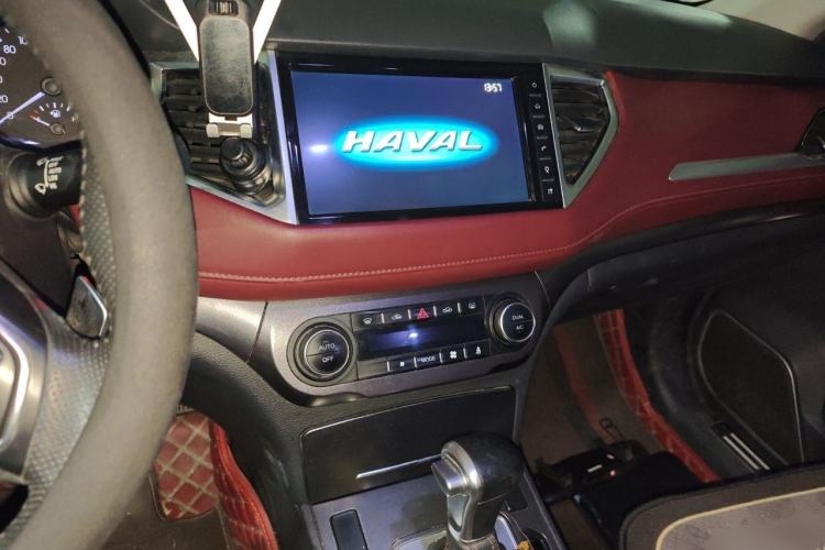 Used Haval H6 Coupe 2018 Red-Label 1.5T Automatic Two-Wheel Drive Ultra-Luxury Model Audio And AC Panel