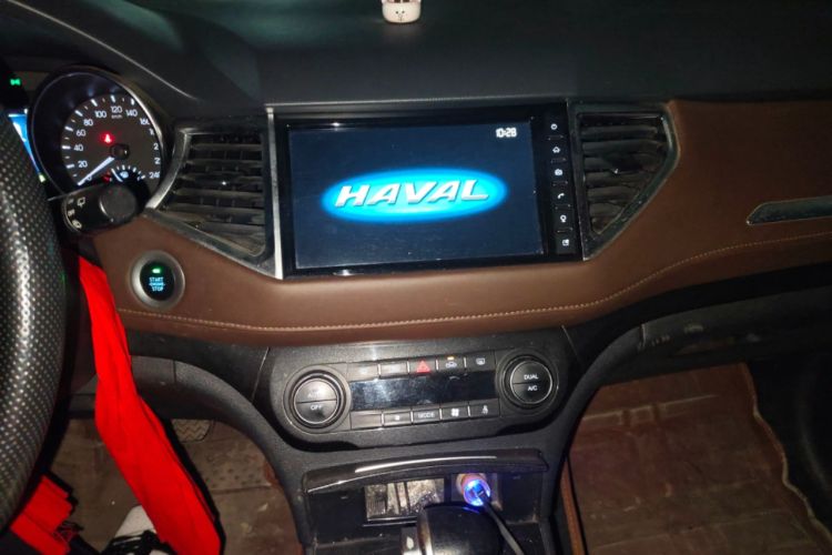 Used Haval H6 Coupe 2018 Red-Label 1.5T Automatic Two-Wheel Drive Ultra-Luxury Model Audio And AC Panel