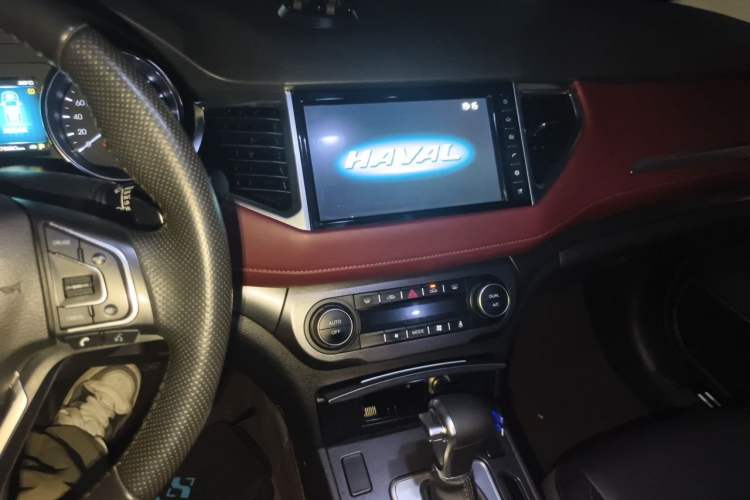 Used Haval H6 Coupe 2018 Red-Label 1.5T Automatic Two-Wheel Drive Luxury Model Audio And AC Panel