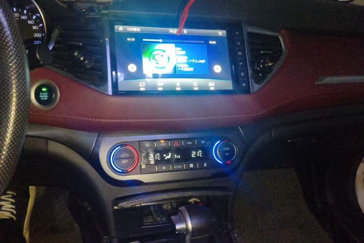 Used Haval H6 Coupe 2018 Red-Label 1.5T Automatic Two-Wheel Drive Ultra-Luxury Model Audio And AC Panel