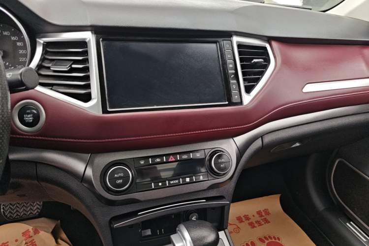 Used Haval H6 Coupe 2018 Red-Label 1.5T Automatic Two-Wheel Drive Ultra-Luxury Model Audio And AC Panel