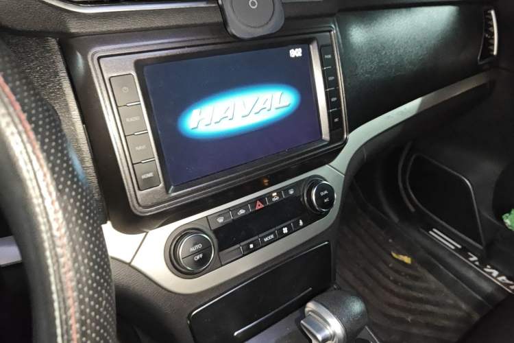Used Haval H6 Coupe 2018 Blue Label 1.5T Automatic Two-Wheel Drive Ultra-Luxury Model Audio And AC Panel