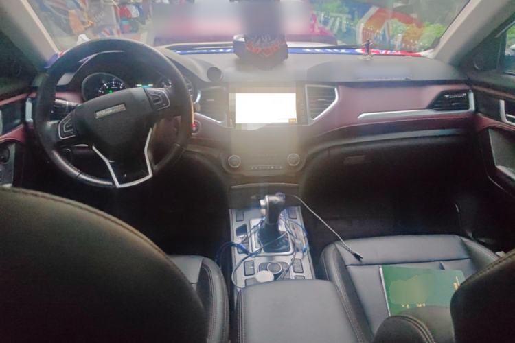 Used Haval H6 Coupe 2018 Red-Label 1.5T Automatic Two-Wheel Drive Ultra-Luxury Model Center Console