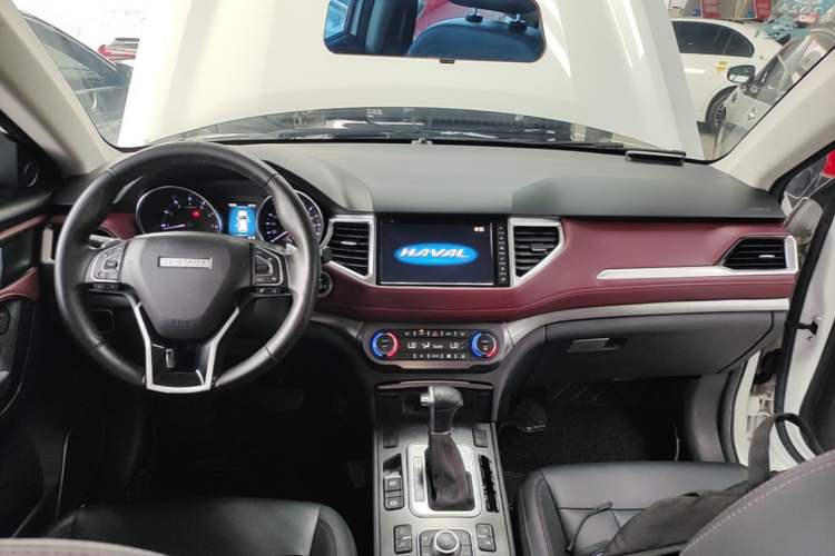Used Haval H6 Coupe 2018 Red-Label 1.5T Automatic Two-Wheel Drive Ultra-Luxury Model Center Console