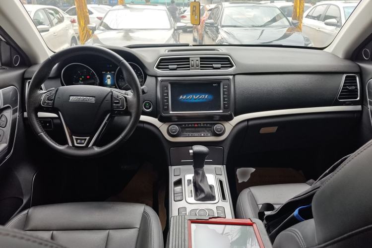 Used Haval H6 Coupe 2018 Blue Label 1.5T Automatic Two-Wheel Drive Ultra-Luxury Model Center Console