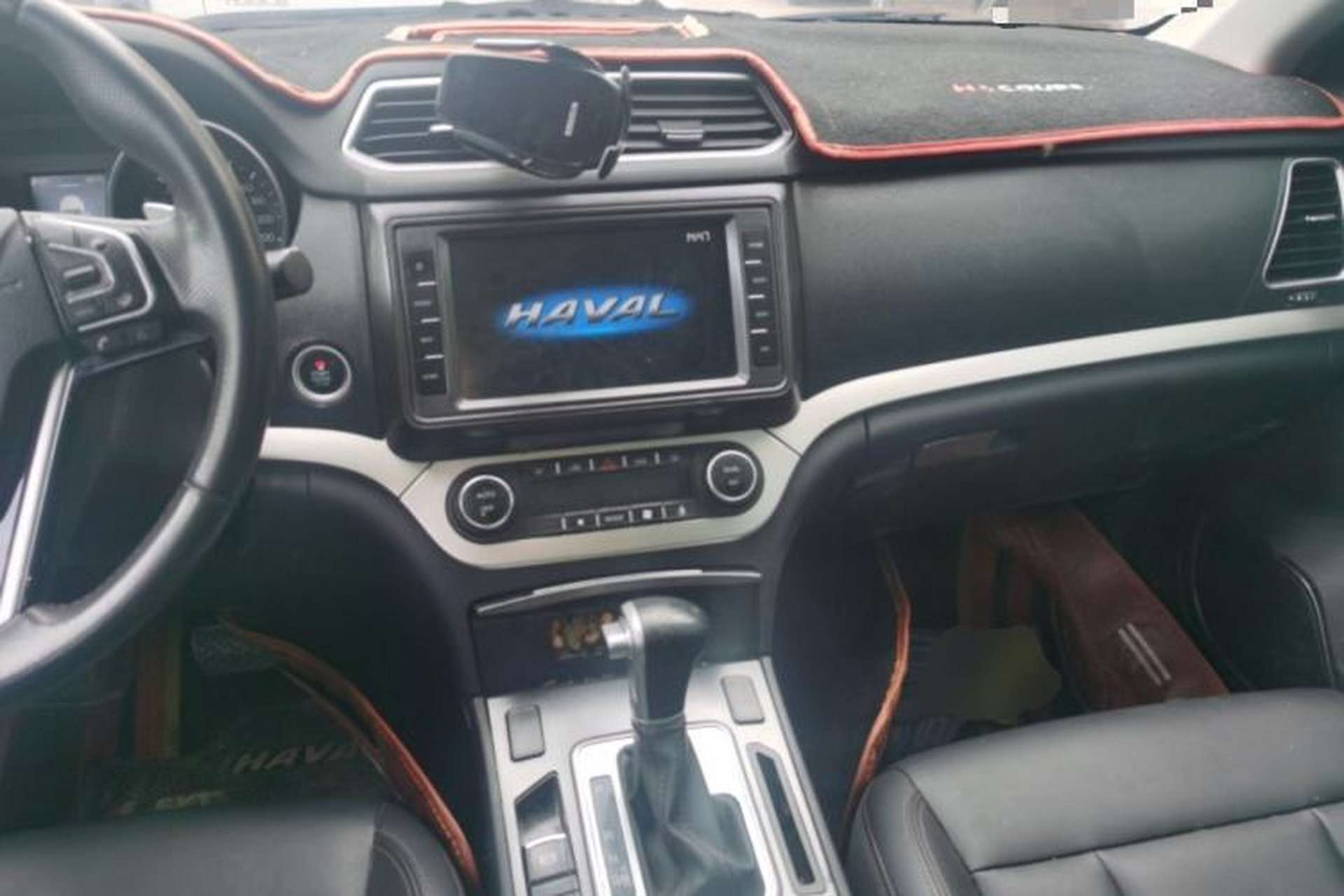 Used Haval H6 Coupe 2018 Blue Label 1.5T Automatic Two-Wheel Drive Ultra-Luxury Model Center Console
