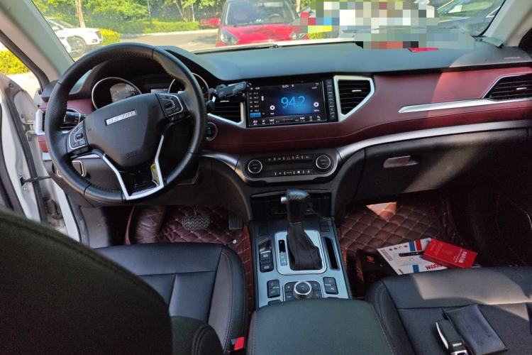 Used Haval H6 Coupe 2018 Red-Label 1.5T Automatic Two-Wheel Drive Ultra-Luxury Model Center Console