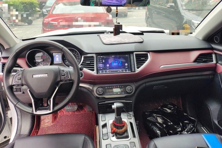 Used Haval H6 Coupe 2018 Red-Label 1.5T Automatic Two-Wheel Drive Ultra-Luxury Model Center Console