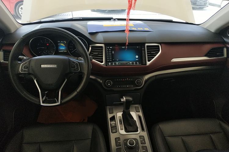 Used Haval H6 Coupe 2018 Red-Label 1.5T Automatic Two-Wheel Drive Ultra-Luxury Model Center Console