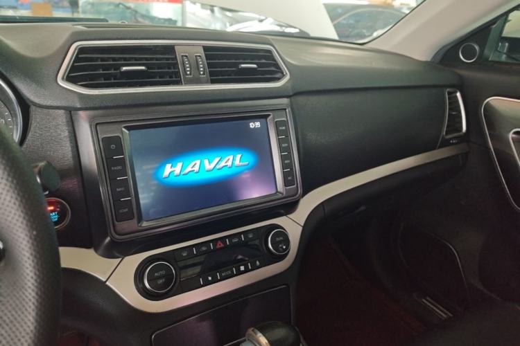 Used Haval H6 Coupe 2018 Blue Label 1.5T Automatic Two-Wheel Drive Ultra-Luxury Model Center Console